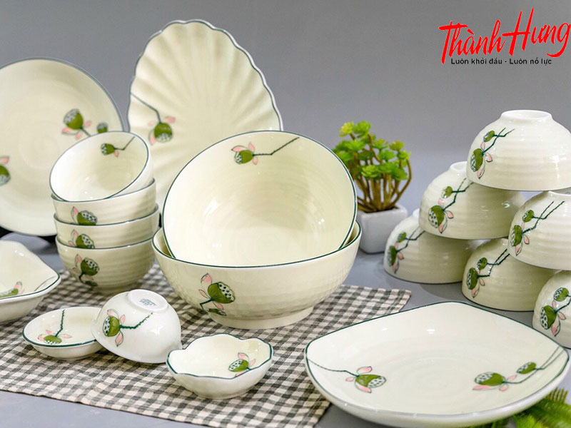 Bát đĩa gốm sử là những món quà giá trị, thể hiện tấm lòng của người tặng