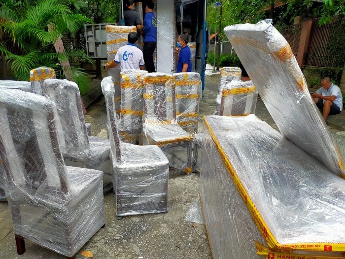 Đóng gói đồ dùng kỹ càng trước khi vận chuyển