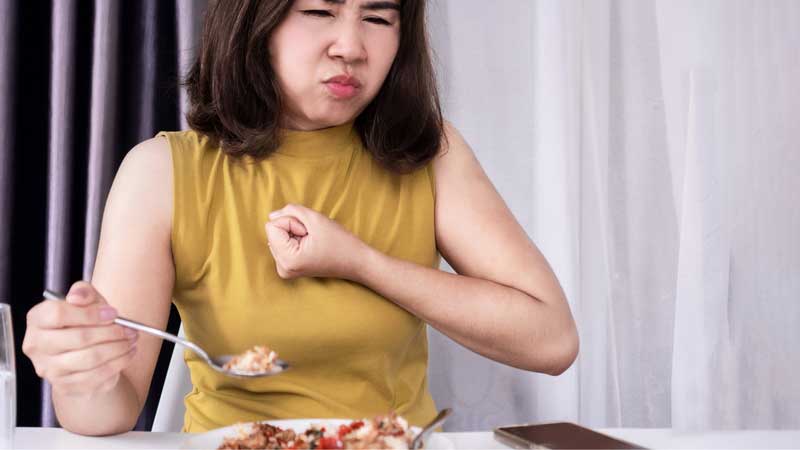 Không cố nuốt cơm nắm thật to Không cố nuốt cơm nắm thật to