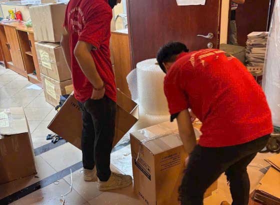 Phân loại và đóng gói đồ đạc Phân loại và đóng gói đồ đạc